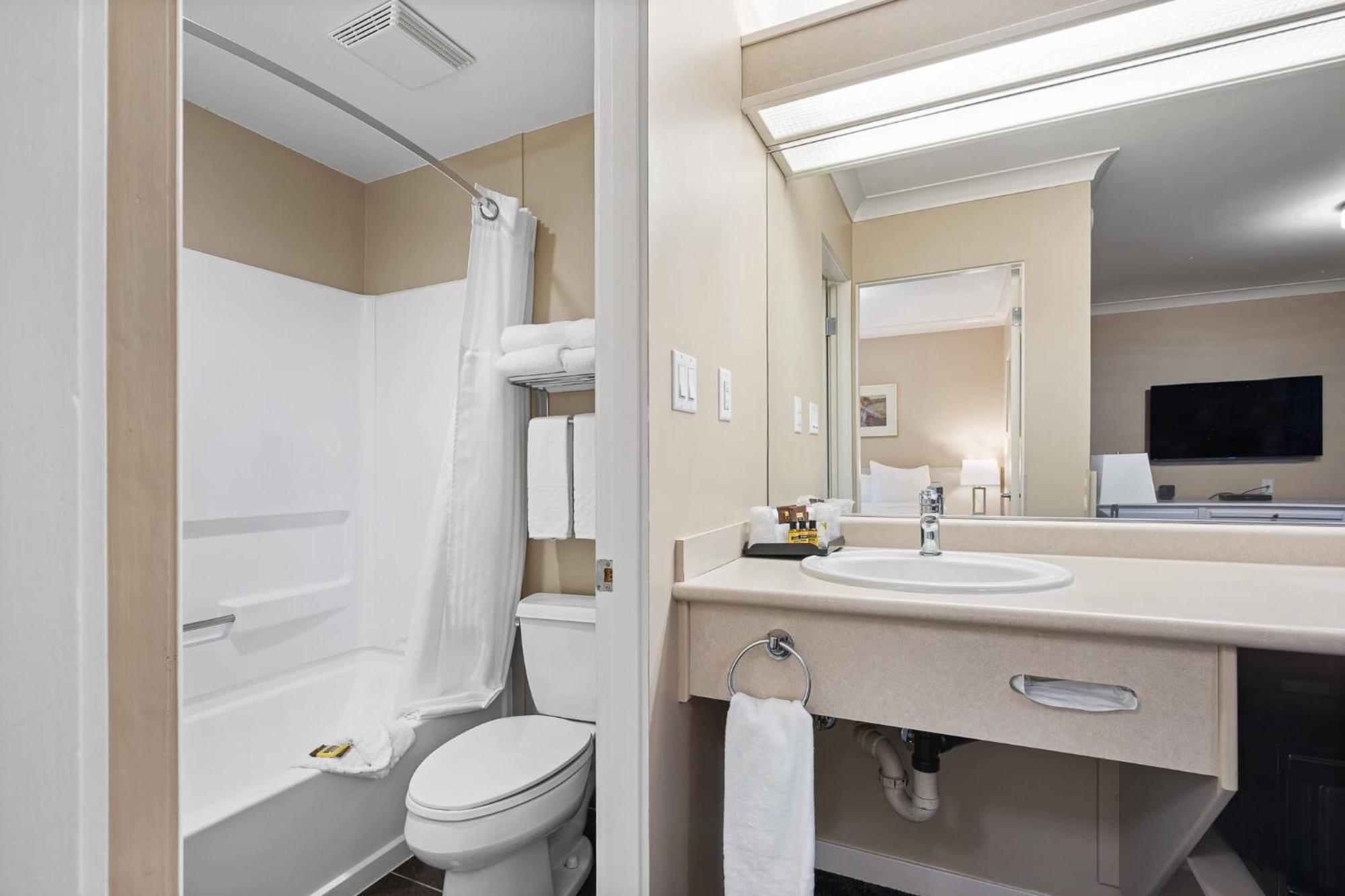 Glenwood Inn & Suites トレール エクステリア 写真