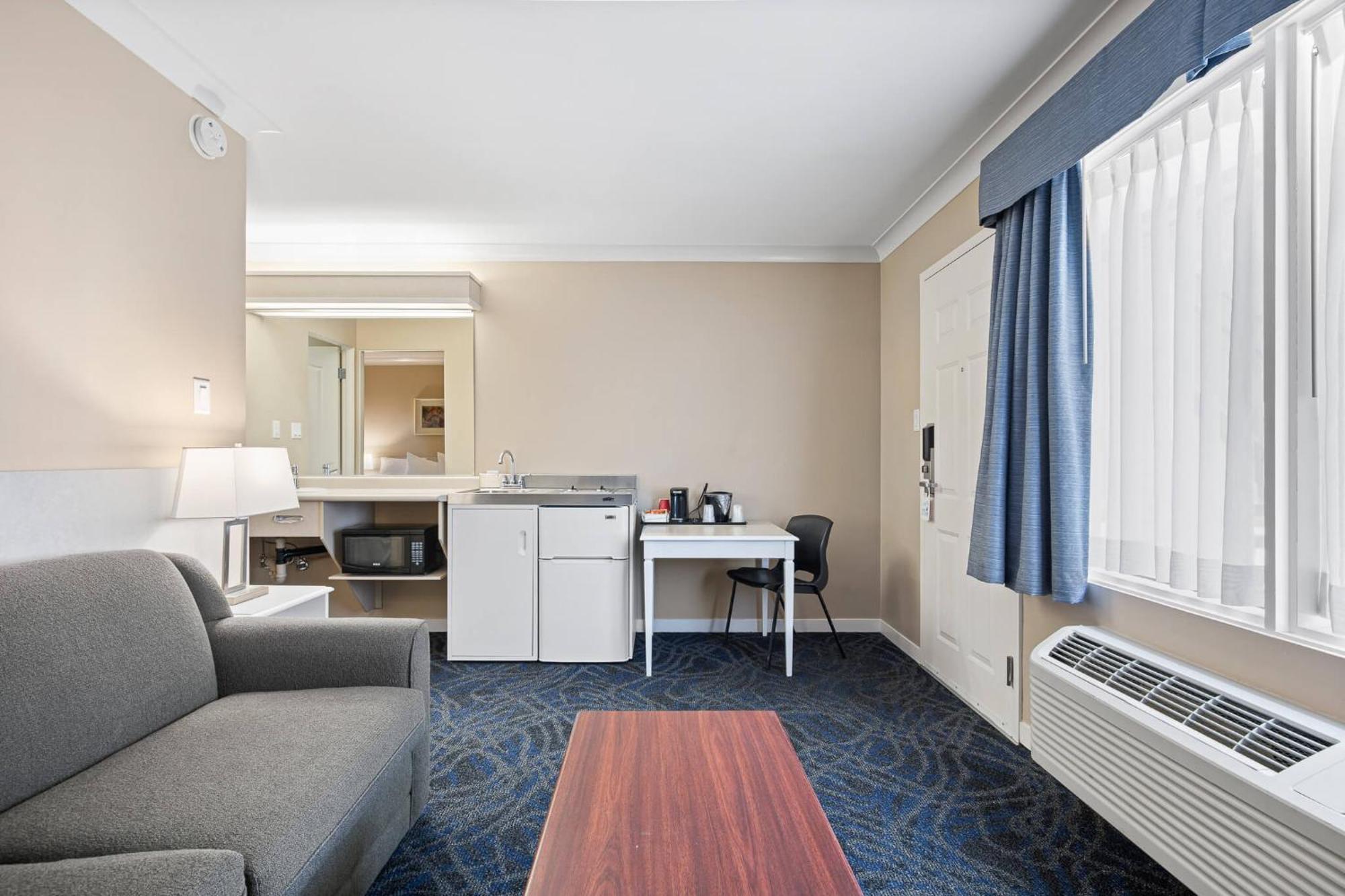 Glenwood Inn & Suites トレール エクステリア 写真