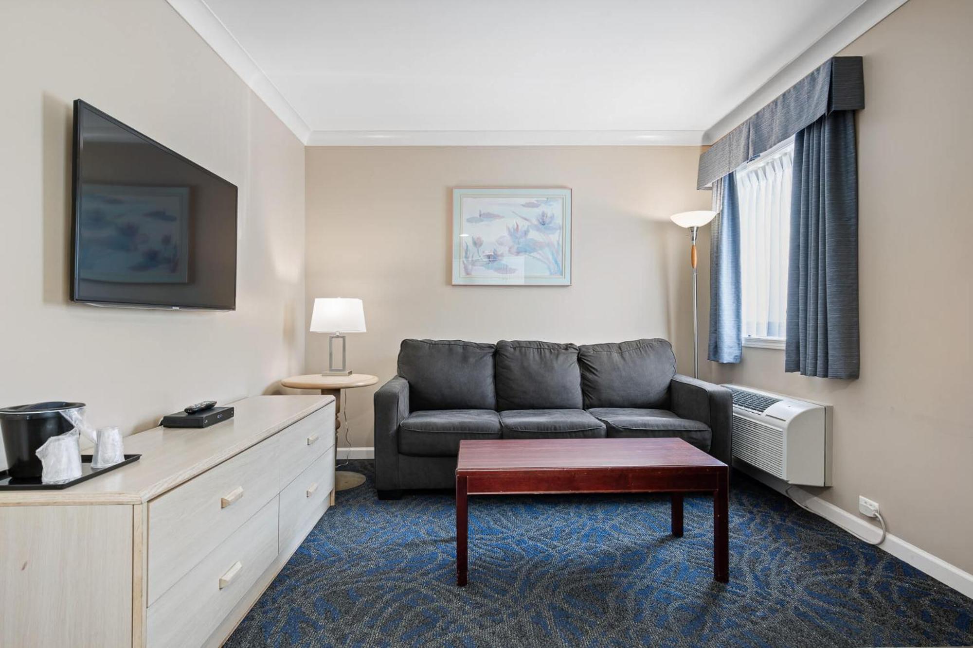 Glenwood Inn & Suites トレール エクステリア 写真