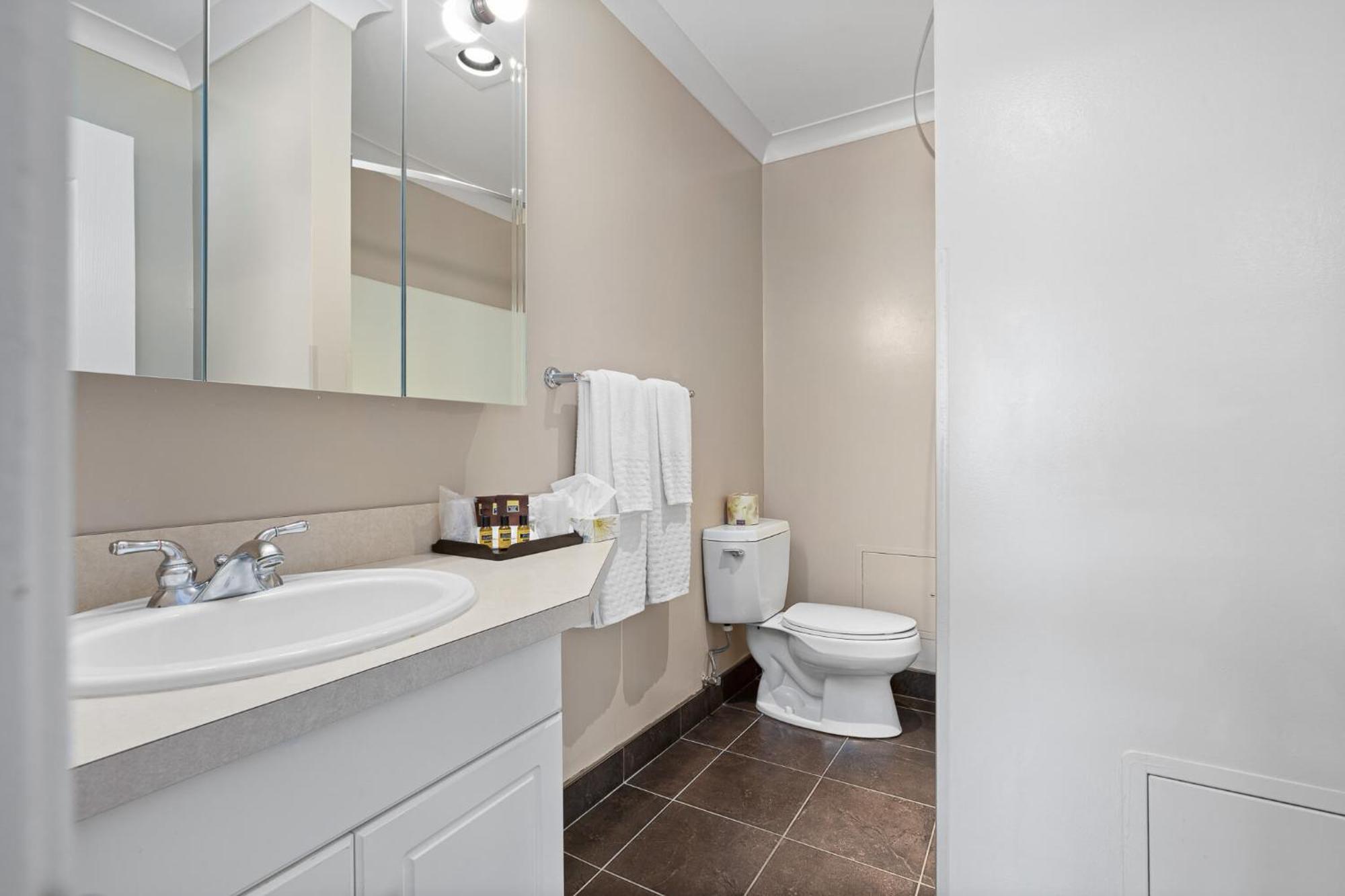 Glenwood Inn & Suites トレール エクステリア 写真