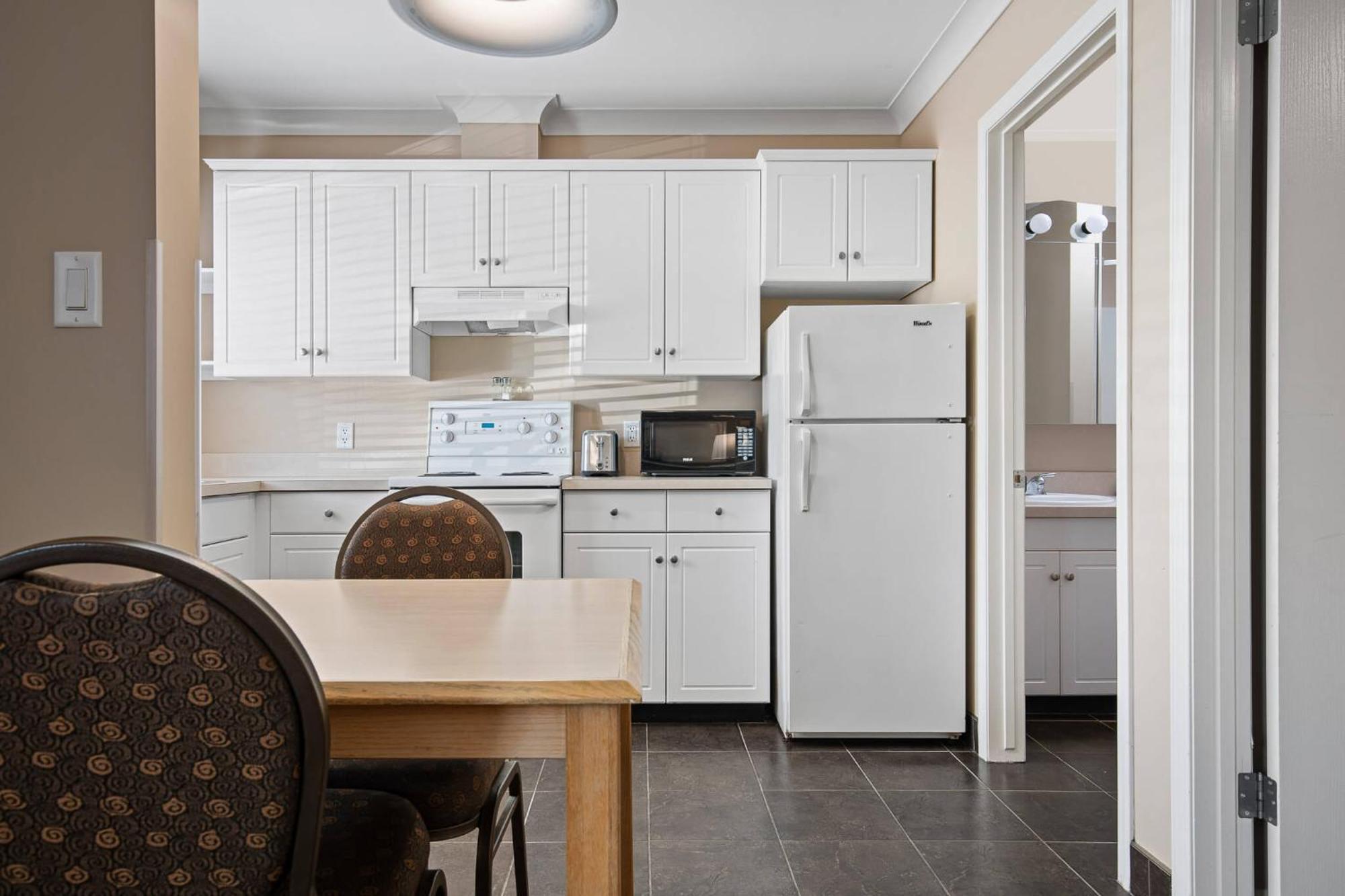 Glenwood Inn & Suites トレール エクステリア 写真