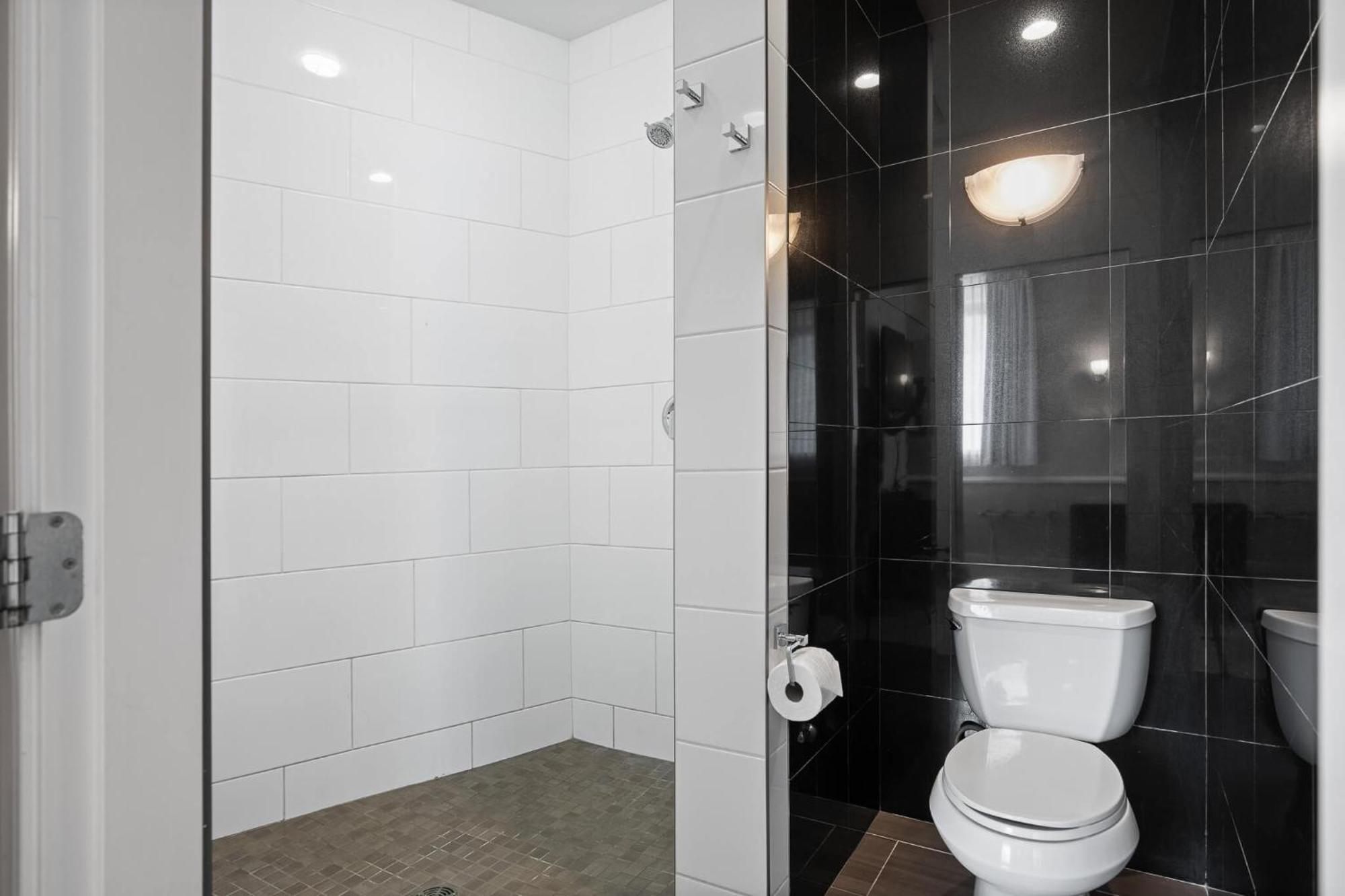 Glenwood Inn & Suites トレール エクステリア 写真