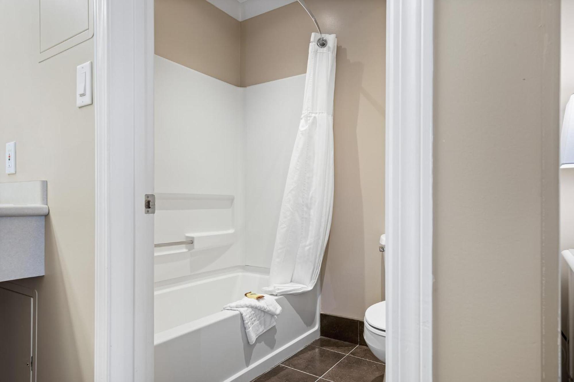 Glenwood Inn & Suites トレール エクステリア 写真