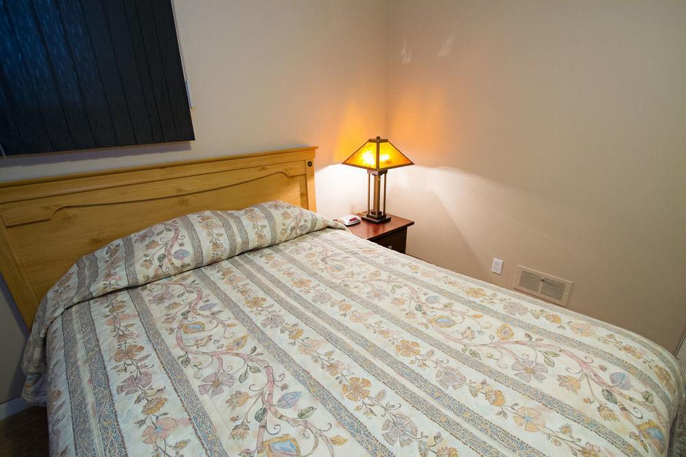 Glenwood Inn & Suites トレール エクステリア 写真