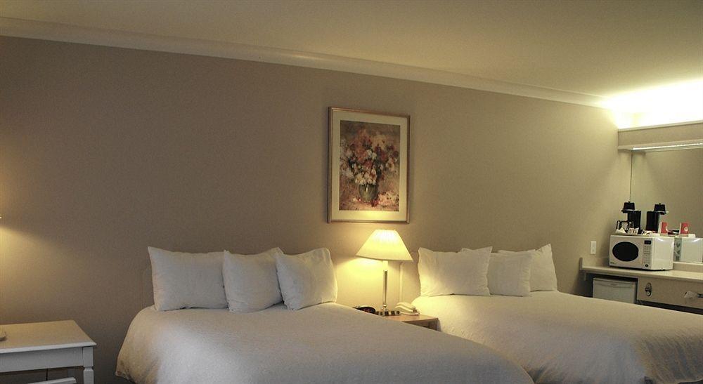 Glenwood Inn & Suites トレール エクステリア 写真
