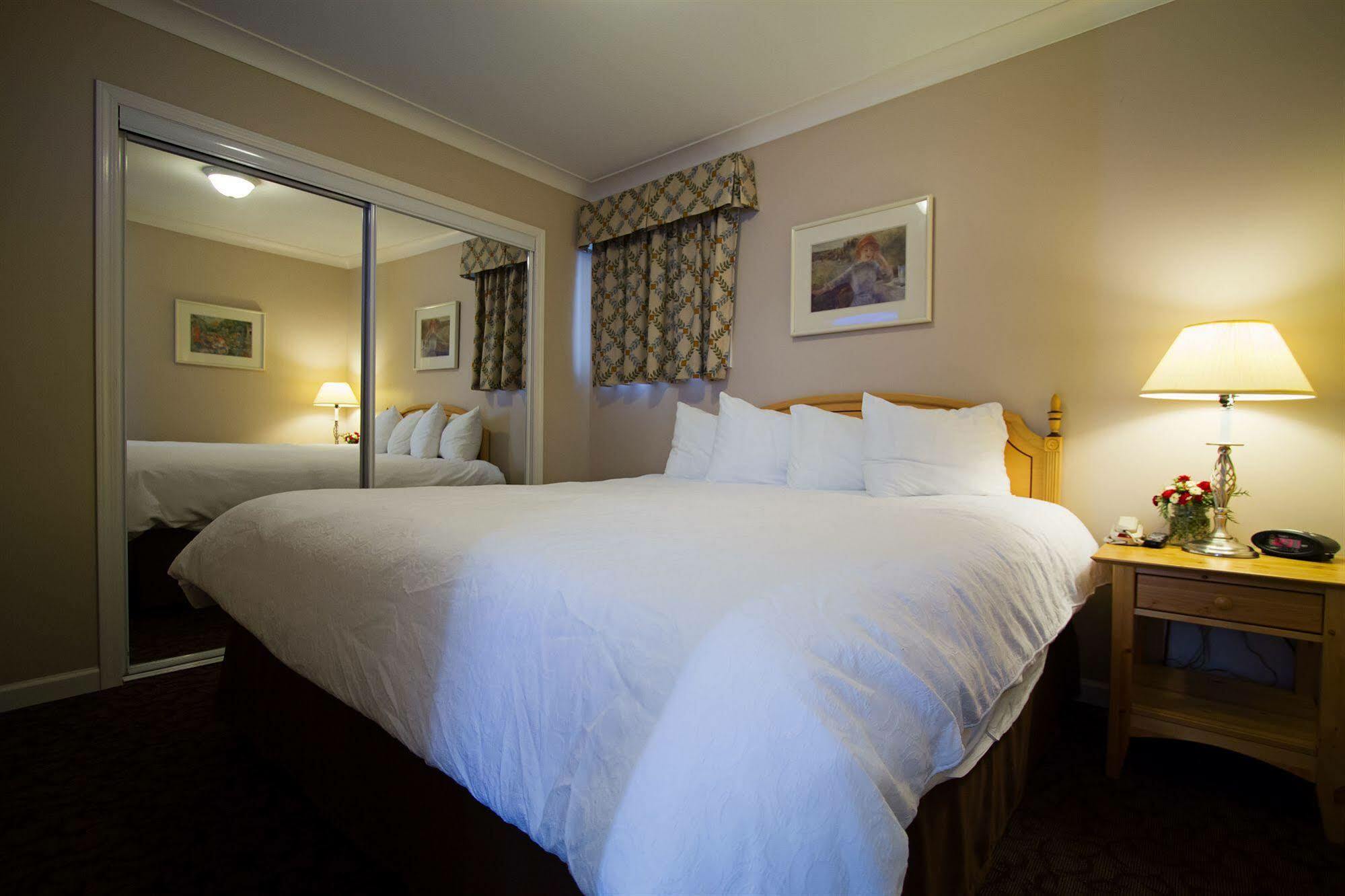 Glenwood Inn & Suites トレール エクステリア 写真